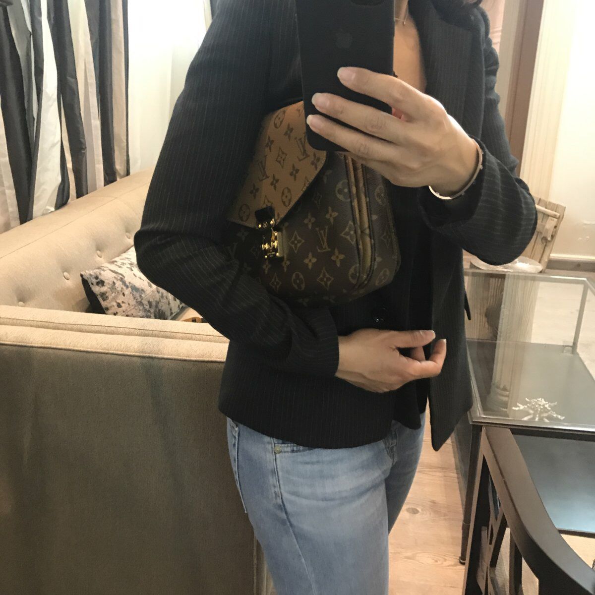Louis Vuitton Pochette Metis MM *SOLD OUT* for Sale in Leander, TX - OfferUp