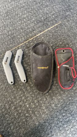 Carpet knife and holder qty 2