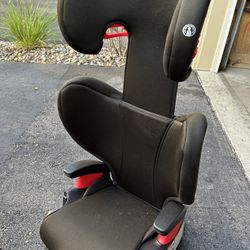 Car Seat, Britax Skyline 2-stage Belt-Positioning Booster 2023 for Sale in  Saint Paul, MN - OfferUp