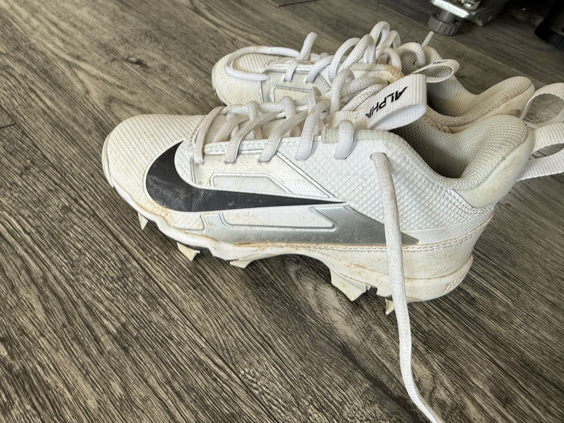 Youth Size 1 Nike Baseball Cleats 