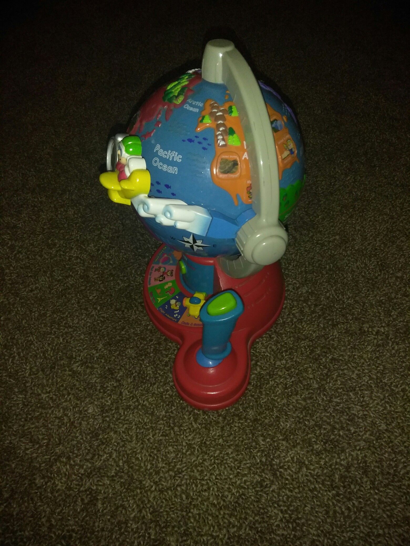 VTech fly and learn globe