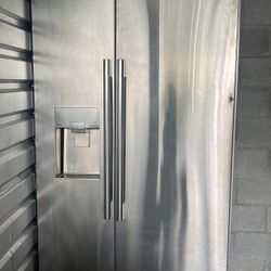 Signature Kitchen Suite With Ice And Water