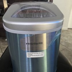 Frigidaire Machine Ice