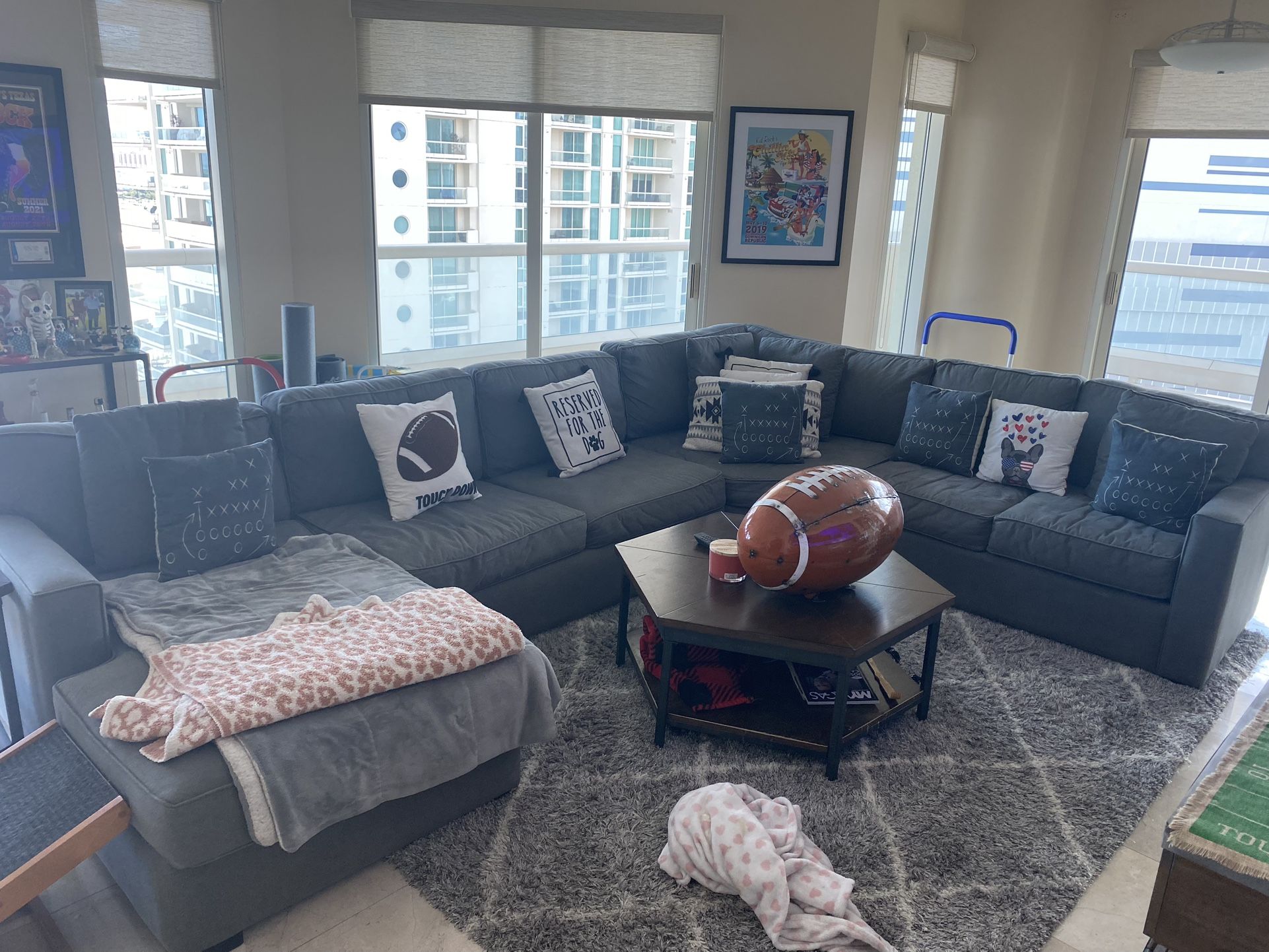 Gently used Sectional couch For Sale for Sale in Las Vegas, NV OfferUp