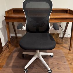 Desk chair