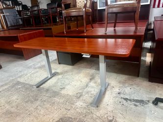 OFFICE/HOME DESK COMPUTER ADJUSTABLE DESK