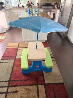 Little Tikes Kids Picnic Table with Umbrella