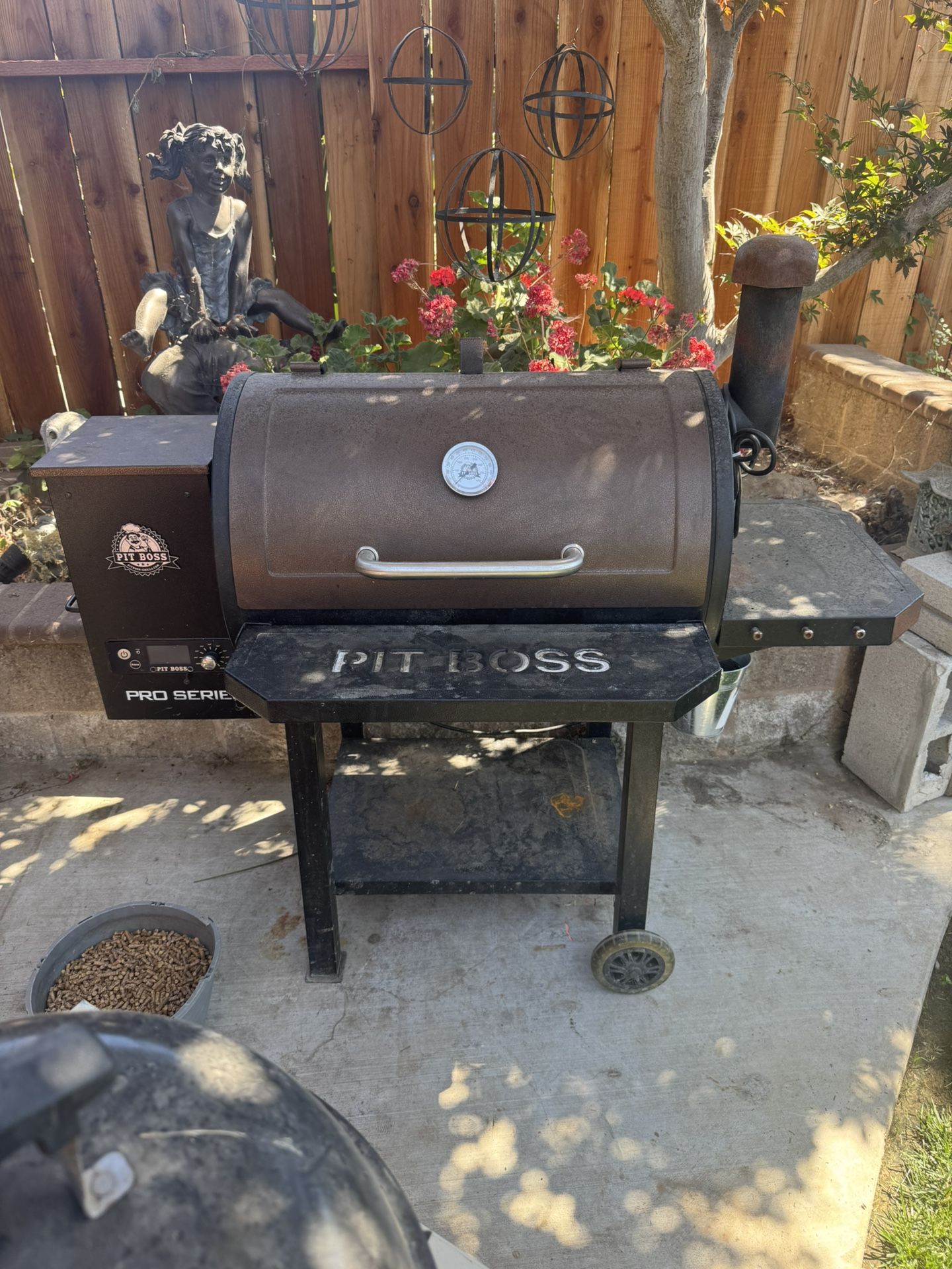 Pit Boss Pro Series Smoker works great!