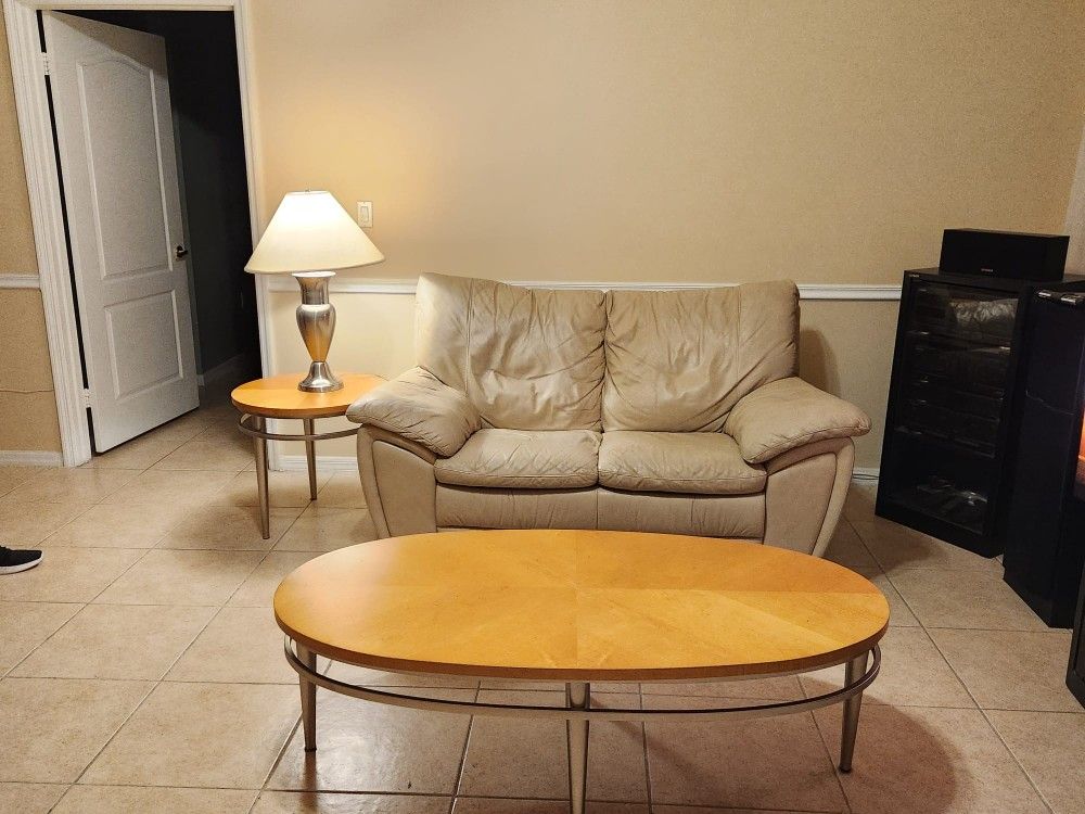 Livingroom , Tables and Lamps