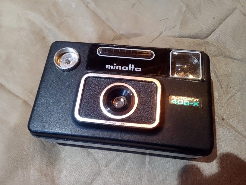 VINTAGE MINOLTA 400-X Camera