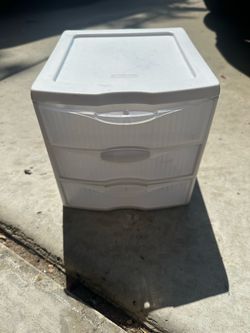 Plastic drawers
