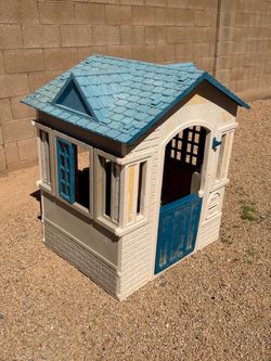 Plastic Outdoor Kids Playhouse (LxWxH: 40” x 31” x 49”)