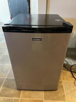 Mini fridge