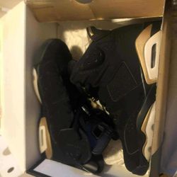 $150   Championship Jordan 6   (Size.8)