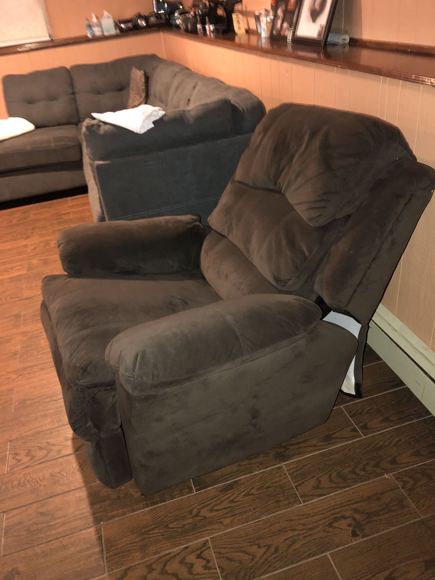 Brown Recliner (Barely used)