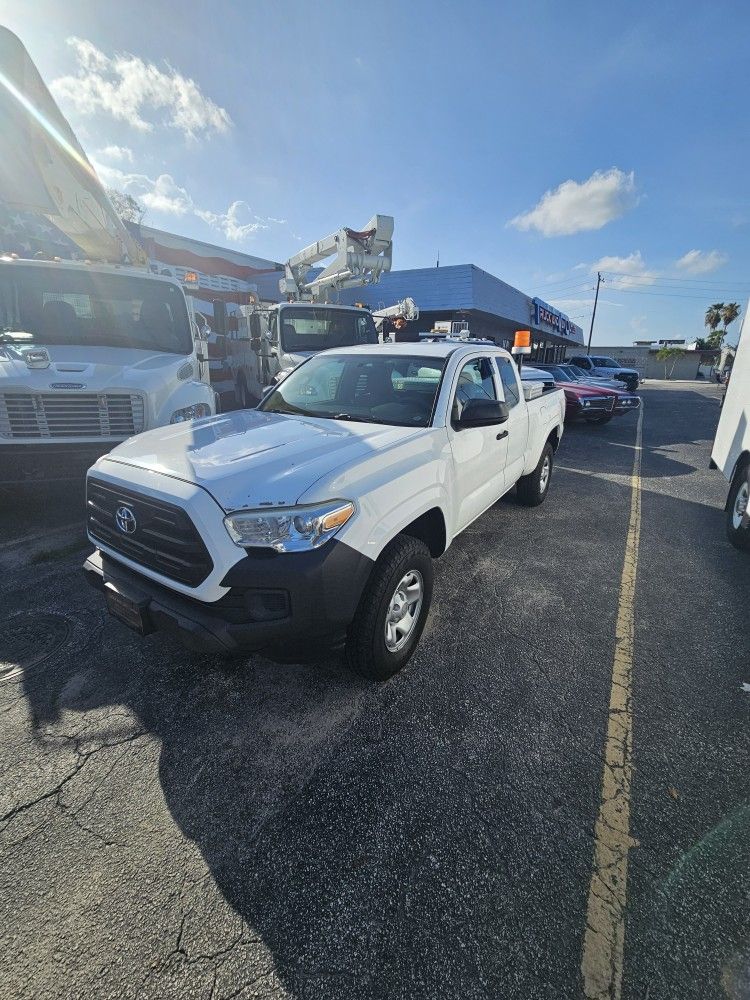 2017 Toyota Tacoma Truck