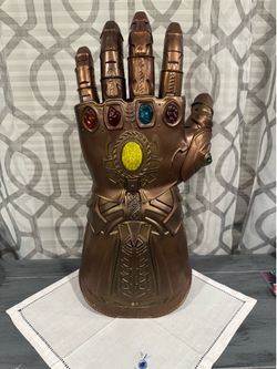 Hasbro Marvel Legends Thanos Gauntlet