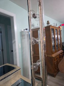 Vanity Mirror with Hollywood Bulb Lights
