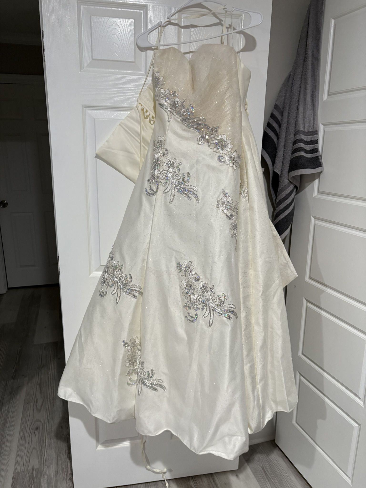 Ivory Wedding Dress