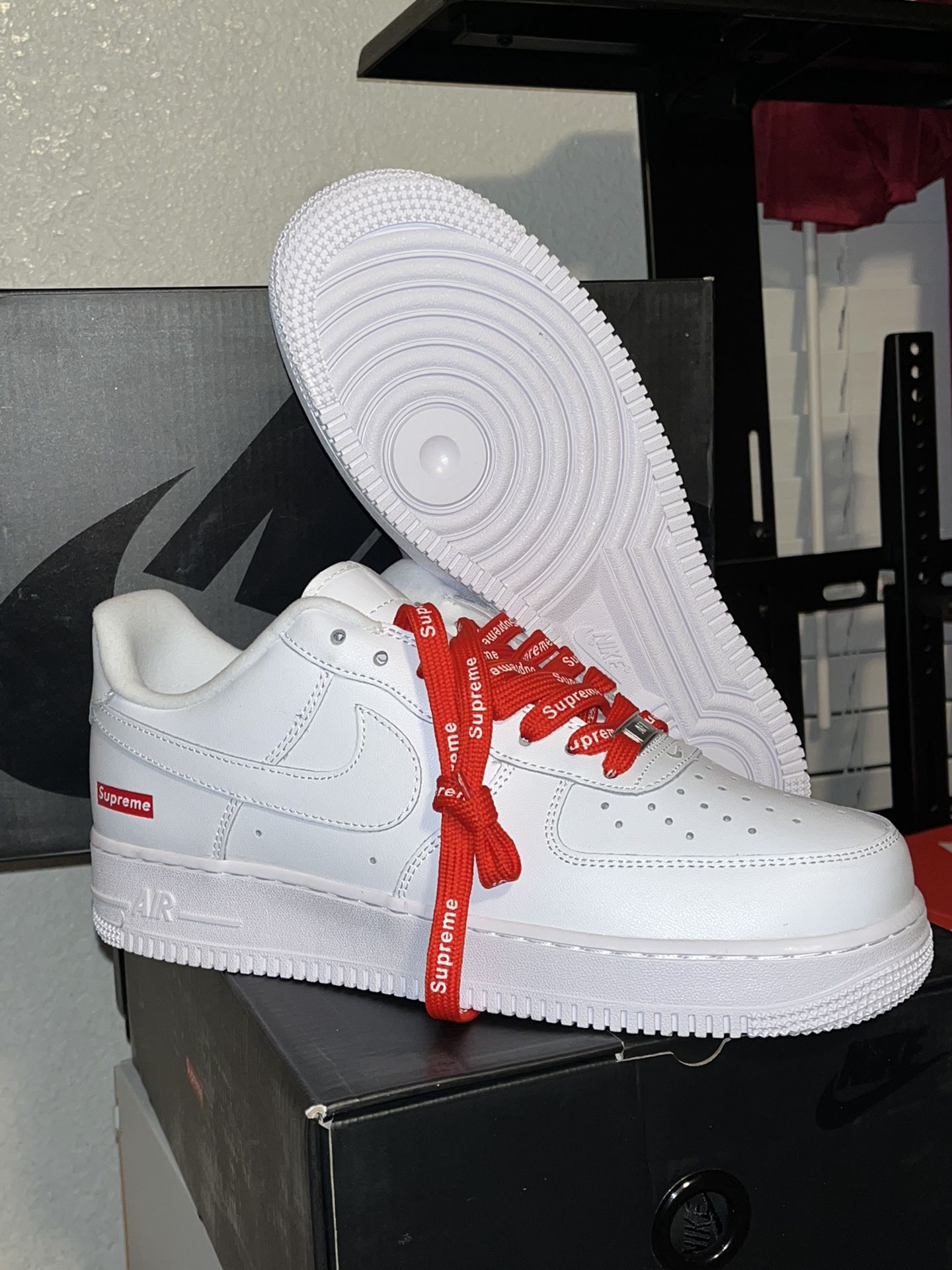 Nike Air Force 1 Supreme for Sale in Modesto, CA - OfferUp