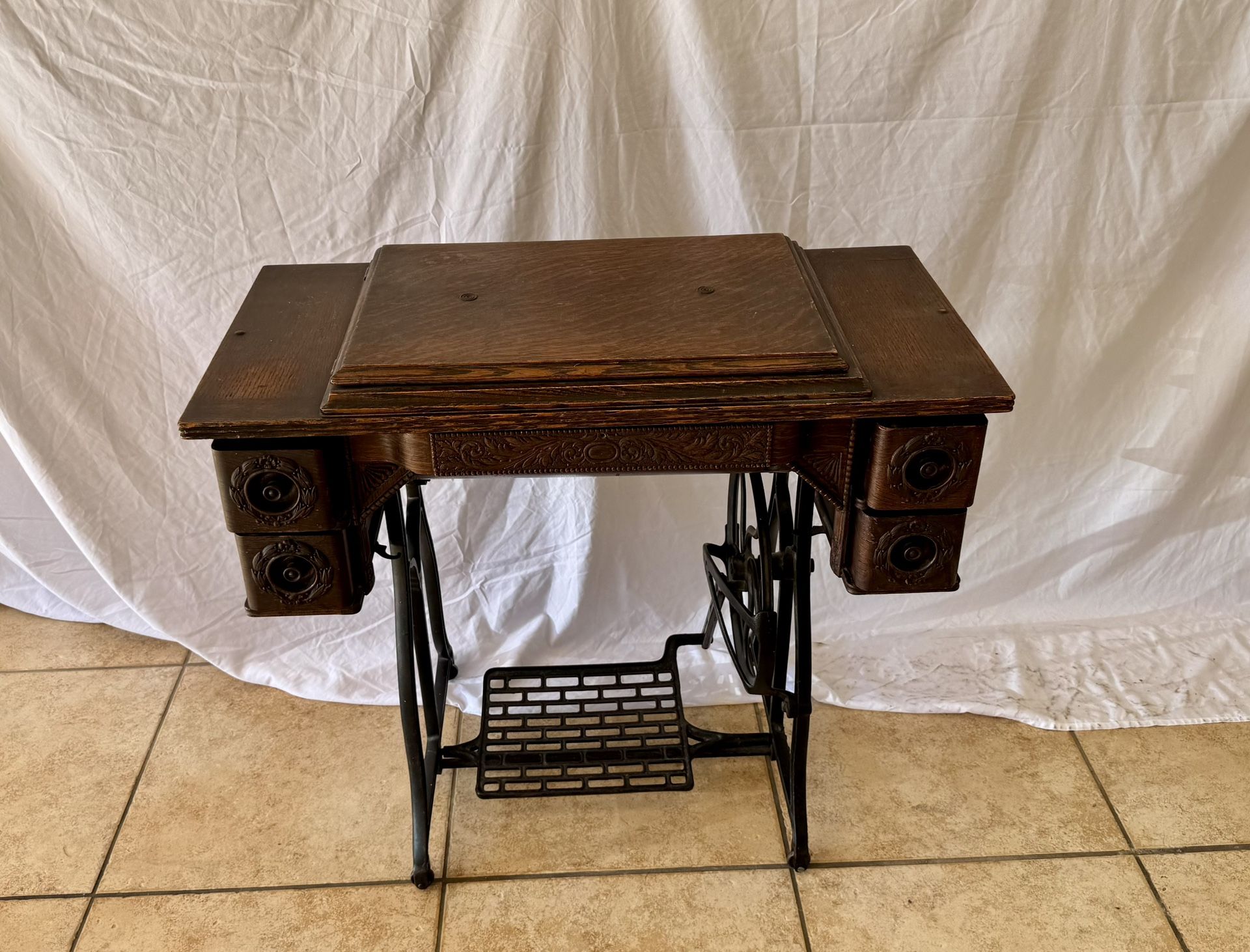 Antique Sewing Machine **PRICE REDUCTION**