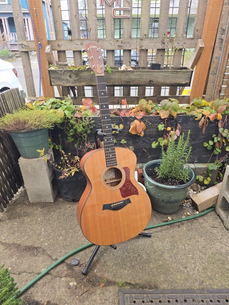 Taylor 314 Acoustic Guitar 