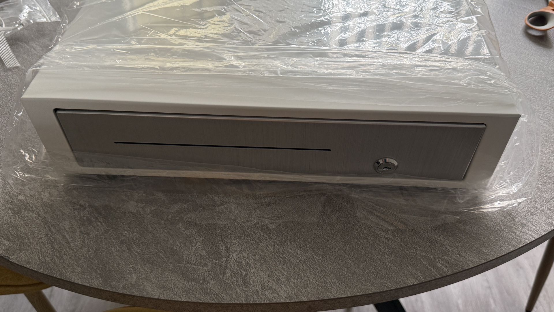 BRAND NEW Clover Station Cash Drawer with Keys