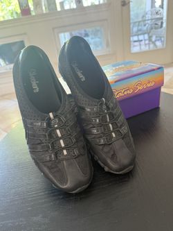 Sketchers size 9