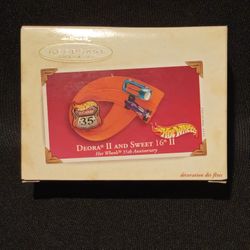 Hot Wheels 🔥 🛞,  $9  Deora Xmas Ornament,  Protective Display Case Included! Obo