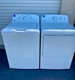 GE Washer And Dryer Set / Gas Dryer