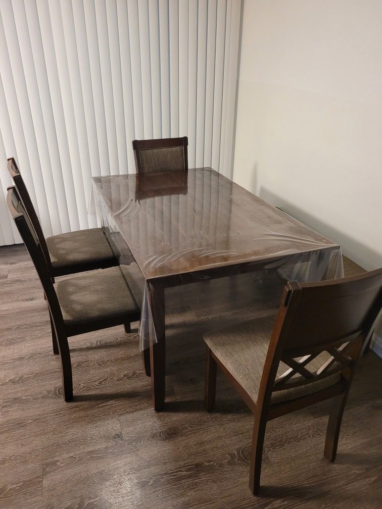Dining Table Set