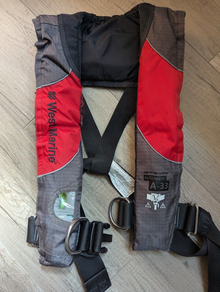 West Marine Offshore Pfd