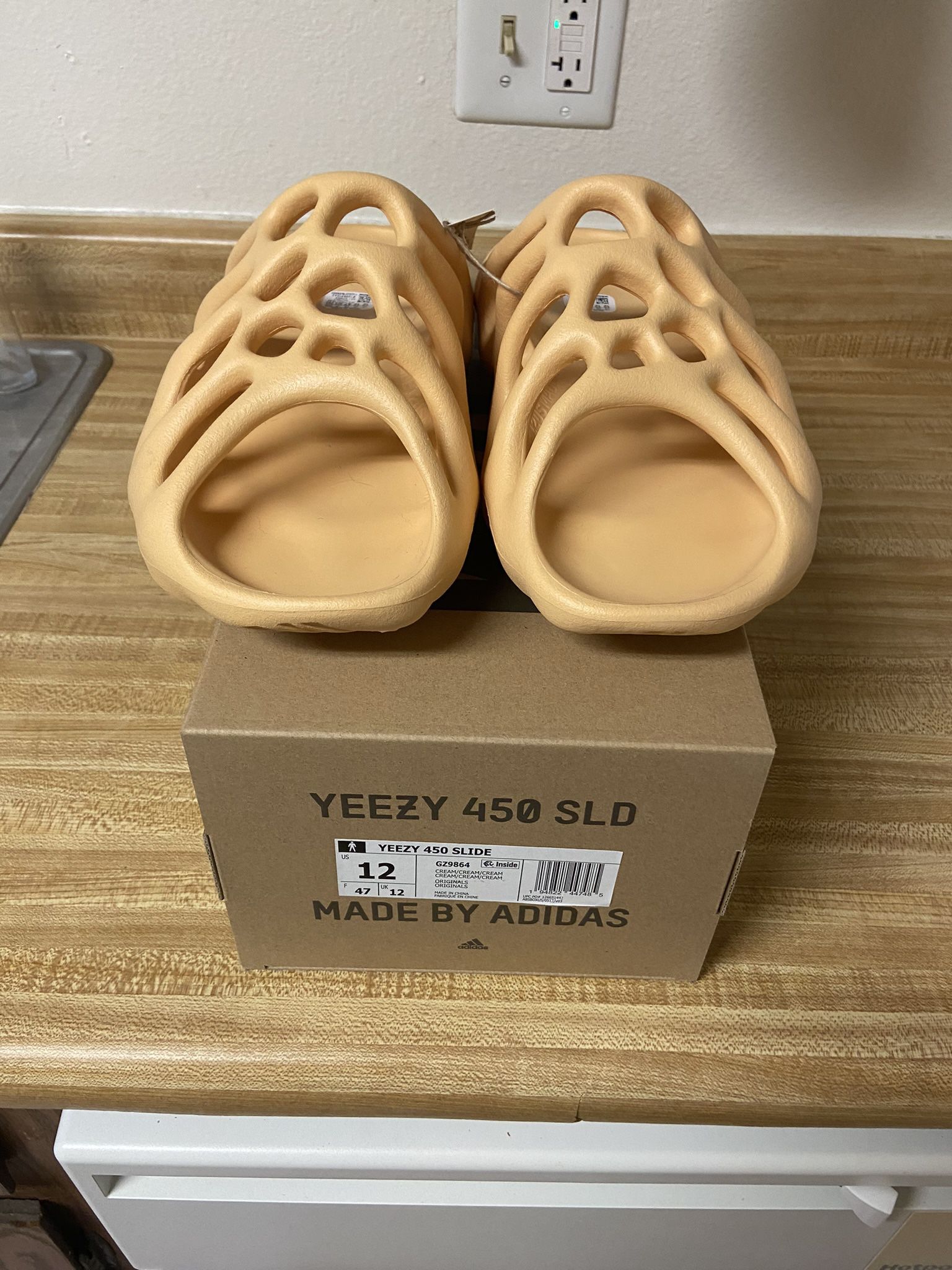 Yeezy 450 slides  Sneakers fashion, Fall shoes, Yeezy