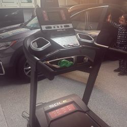 Sole F63 Treadmill Brand New Not Used Much