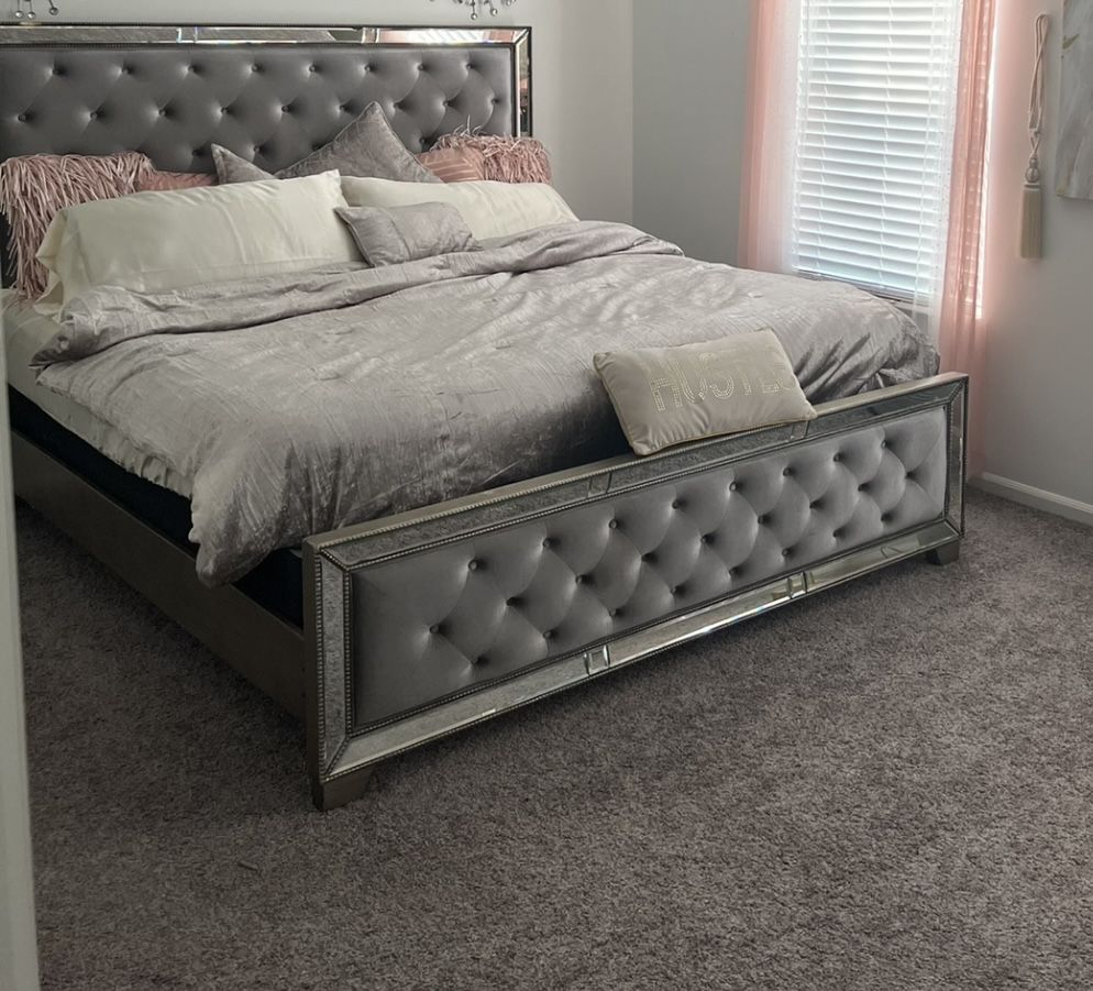 King Bed Frame Mirrored & Tufted (read)