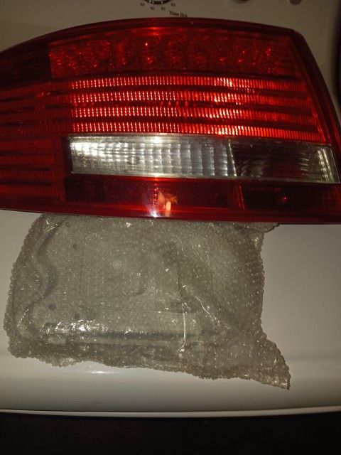 08' Audi A6 Left Driver Passenger Side Tail Light & Bulb Mount 