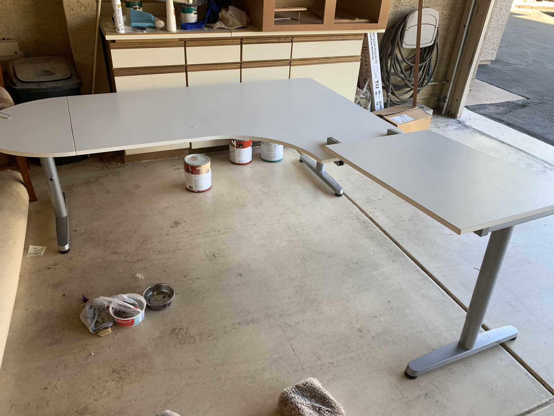 IKEA white, adjustable desk
