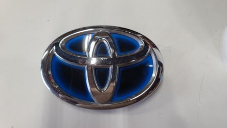 2010-2015 Toyota Prius Front Emblem