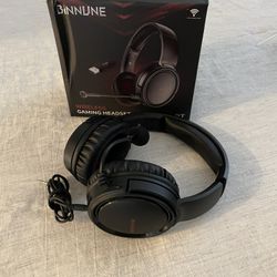 Wireless Gaming Headphones  (w/ Mic) 