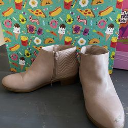 Size 5 Pink Nautica Boots