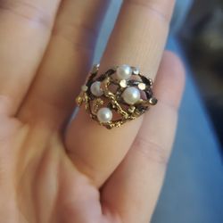 14k Gold And Pearl's Vintage Ring.