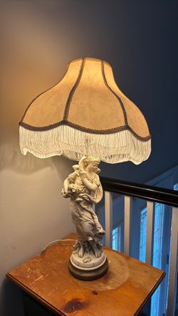 Artistic table lamp