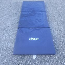 THICK  EXERCISE MAT FOLDING