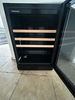 Bar mini fridge