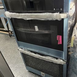 GE Stainless Steel 30” Double Oven With Air Fry Open Box