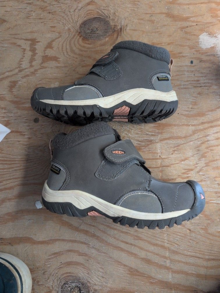 Keen Size 12 Kids Snow Boots Waterproof 