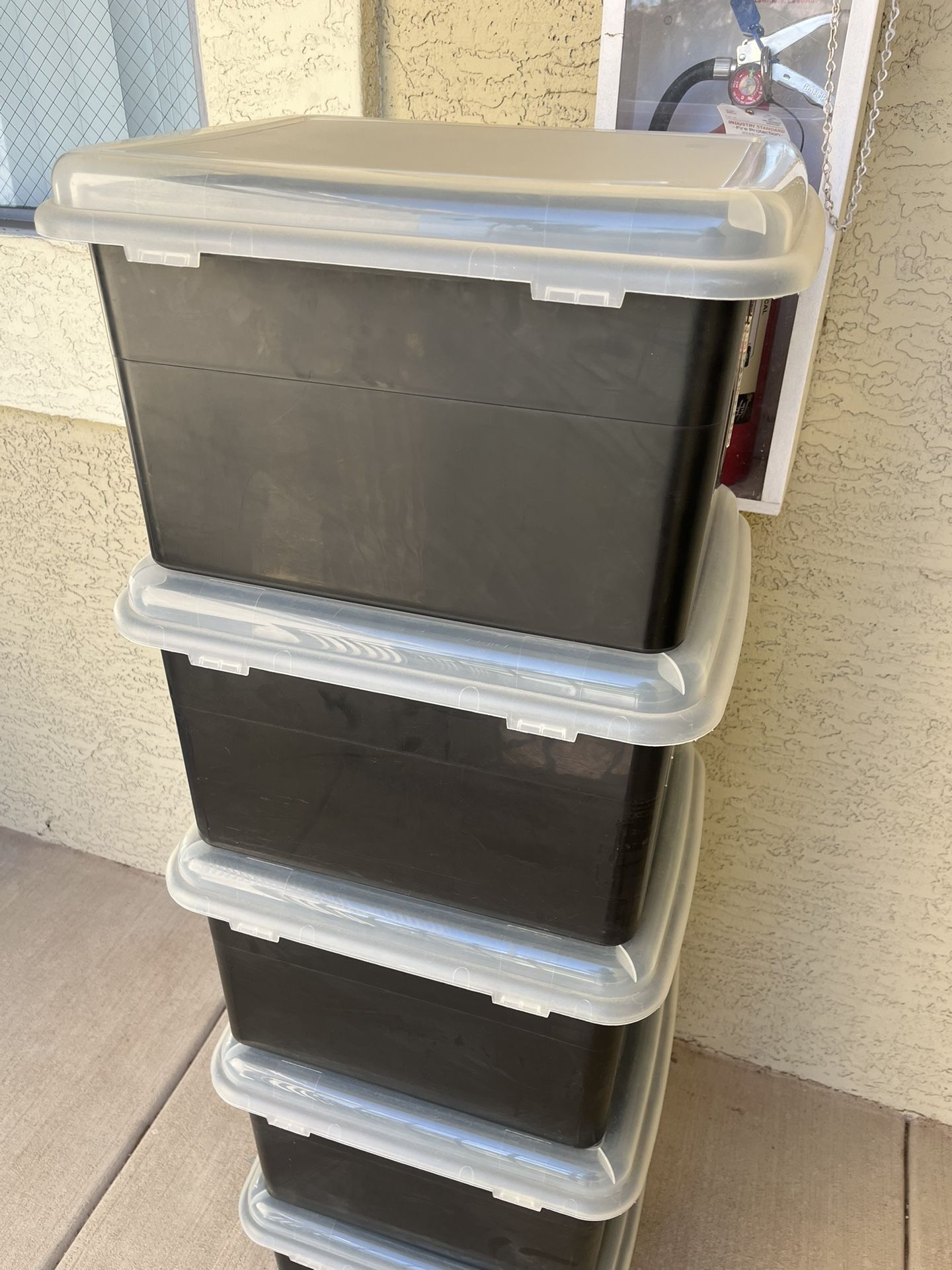 5 Medium Storage Bins