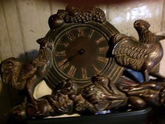 Brown roosters clock
