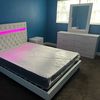  Ronnys Platform Bed 