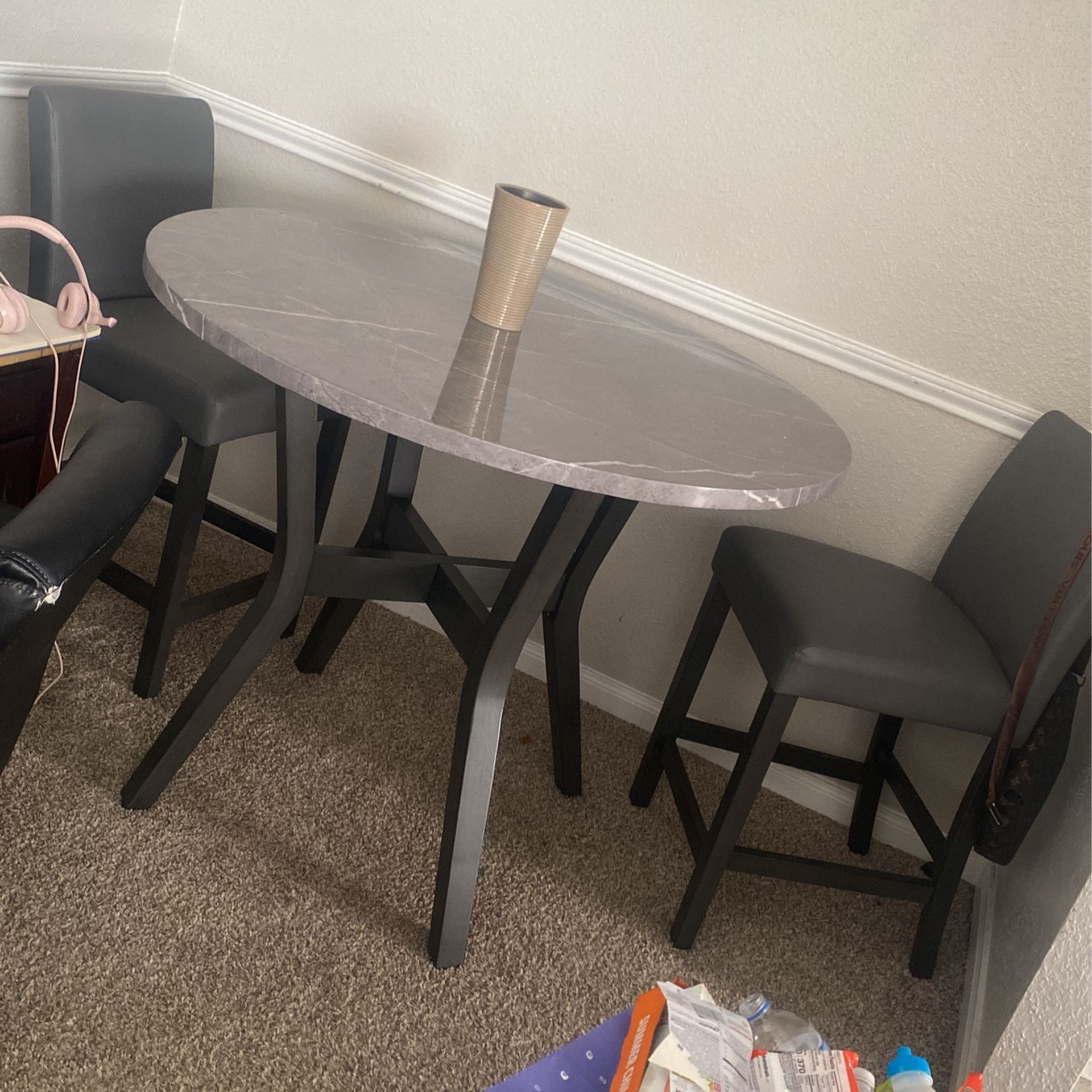 Grey Round Kitchen Table And Chairs